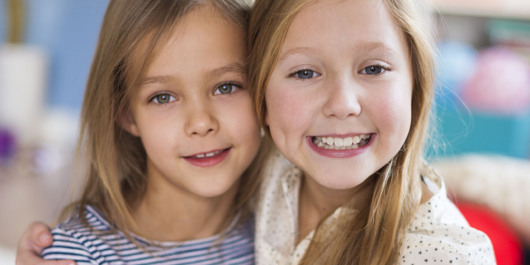 И в этот момент весь класс кинулся меня обнимать