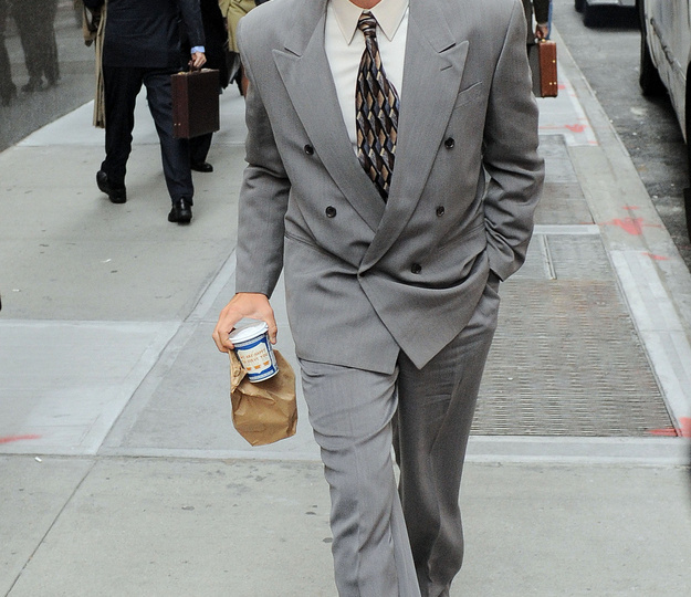Почему двубортные костюмы внезапно стали главным мужским трендом 2026 года