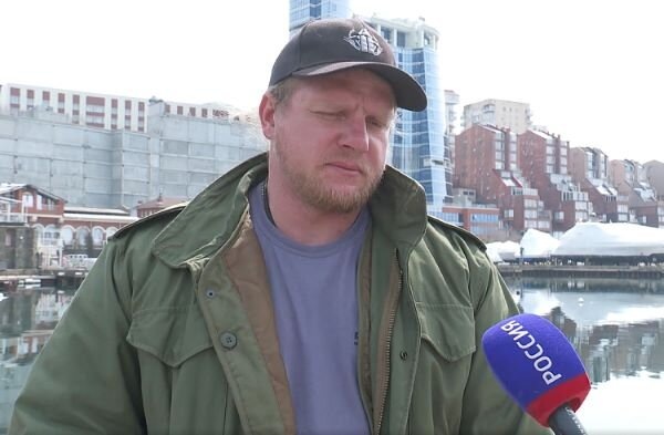 Евгений Полухин рассказывает о своей работе / скриншот кадра видео программы «Вести Приморья» ГТРК Владивосток