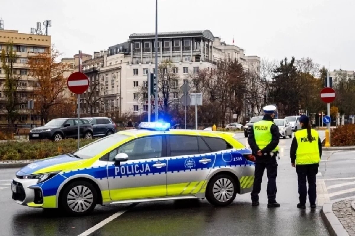    Мужчина с пистолетом проник на фабрику в Польше и открыл огонь