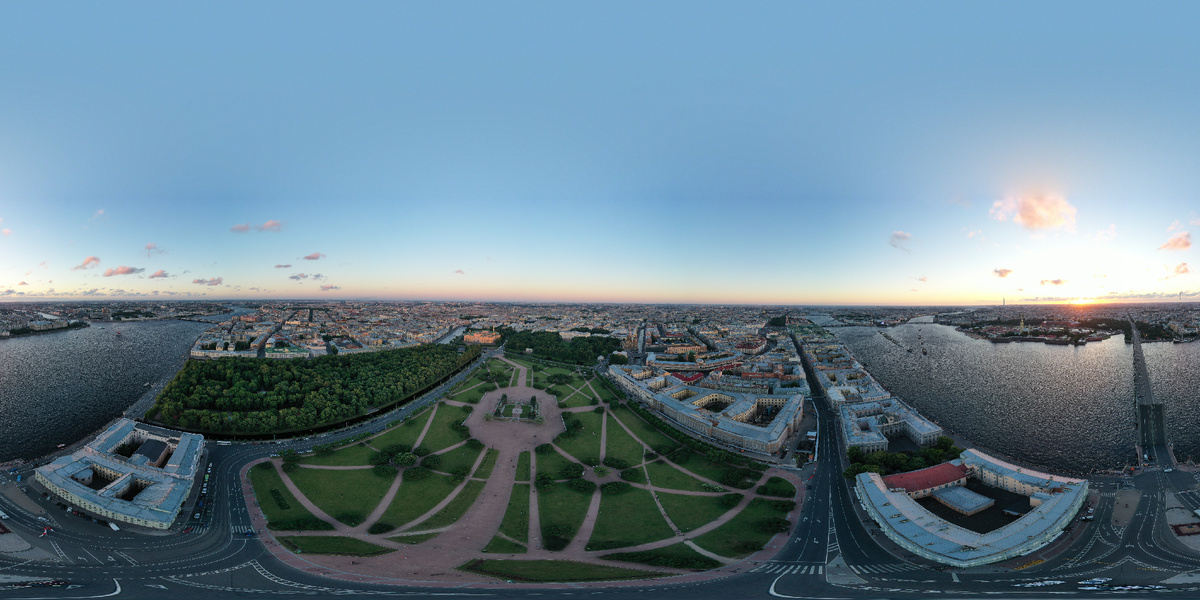 Вид с высоты на Марсово поле в Санкт-Петербурге. Источник: Shutterstock