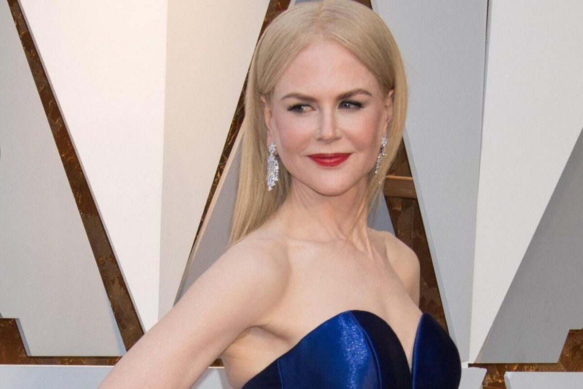    Николь откровенно флиртует с Бейкером LEGION-MEDIA