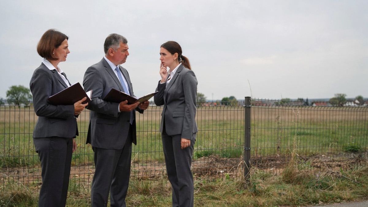    Суд разъяснил, что исковая давность не применяется к требованиям об освобождении земельного участка