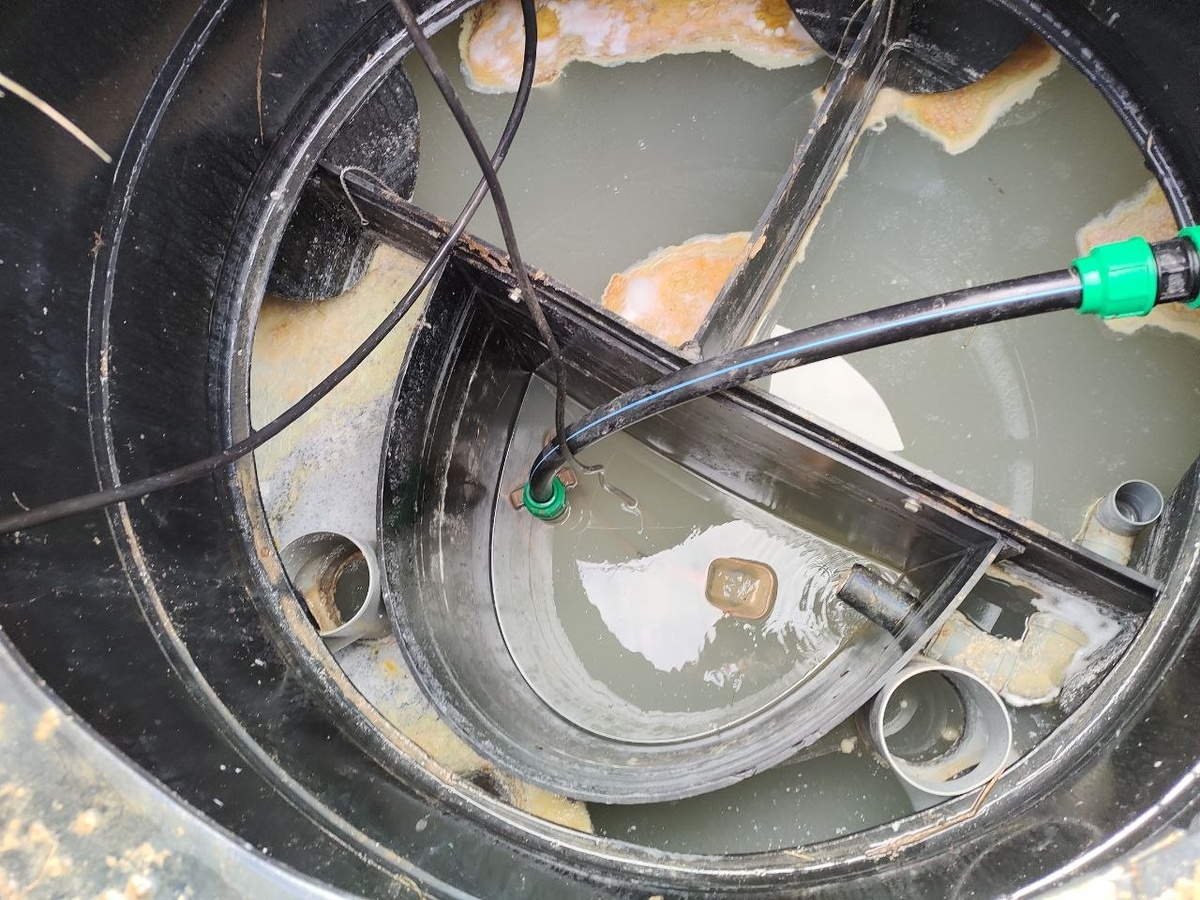 Септик "Крот" с насосным отсеком. Фото Андрея Копылова