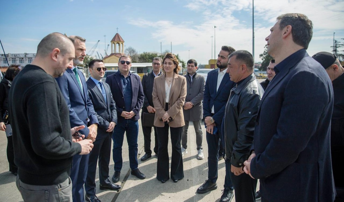 Туркменская делегация знакомится с возможностями порта Поти, 31 марта 2026 г., Грузия (Фото: Посольство Туркменистана в Грузии)