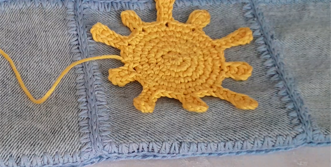 Аппликация - солнышко крючком.