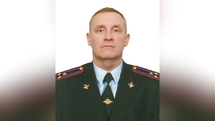 Замглавы полиции Красноярска задержан за помощь мигрантам в получении паспортов