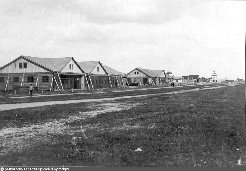 Вид на ангары Московской авиашколы, где А.С. Яковлев впервые познакомился с самолетами © pastvu.com