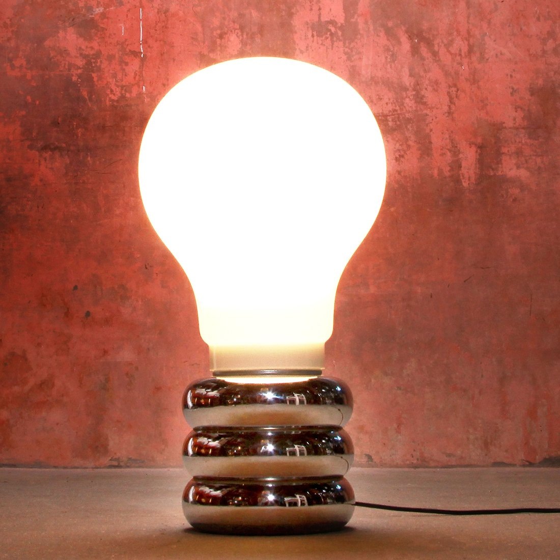 Настольная лампа Bulb. 1966 год