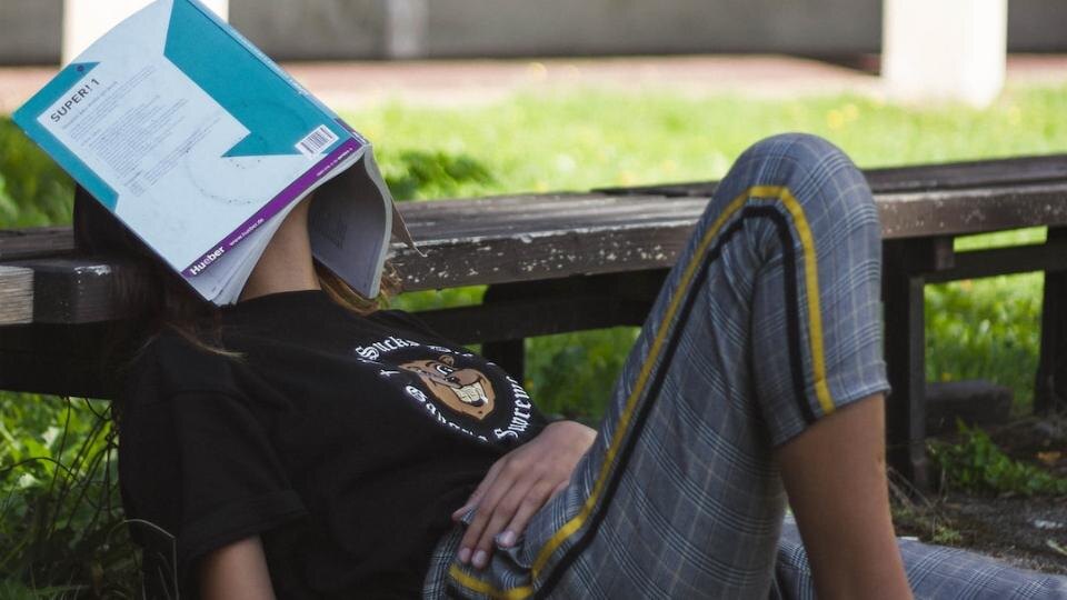 Школьные каникулы стали длиннее: в 2026 году указ о сокращении отдыха для детей не вступит в силу