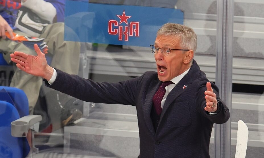    Игорь Ларионов продлил собственную серию поражений в плей-офф. Фото: Global Look Press