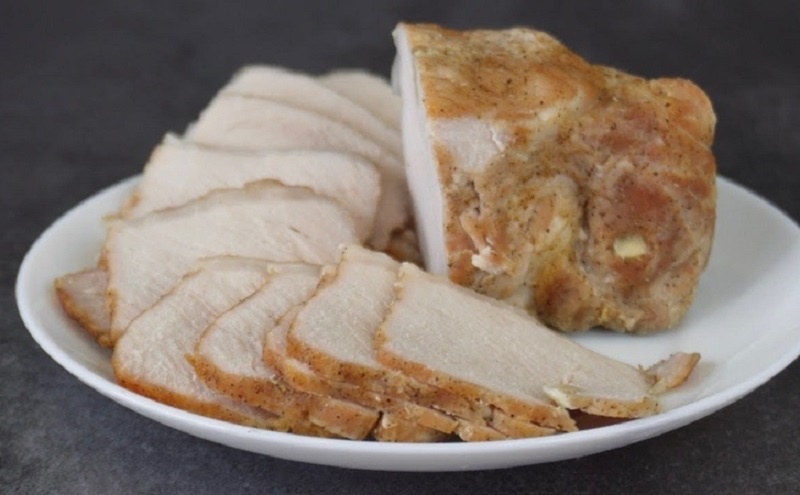 Домашнее мясо на бутерброды: простой способ заменить магазинную нарезку