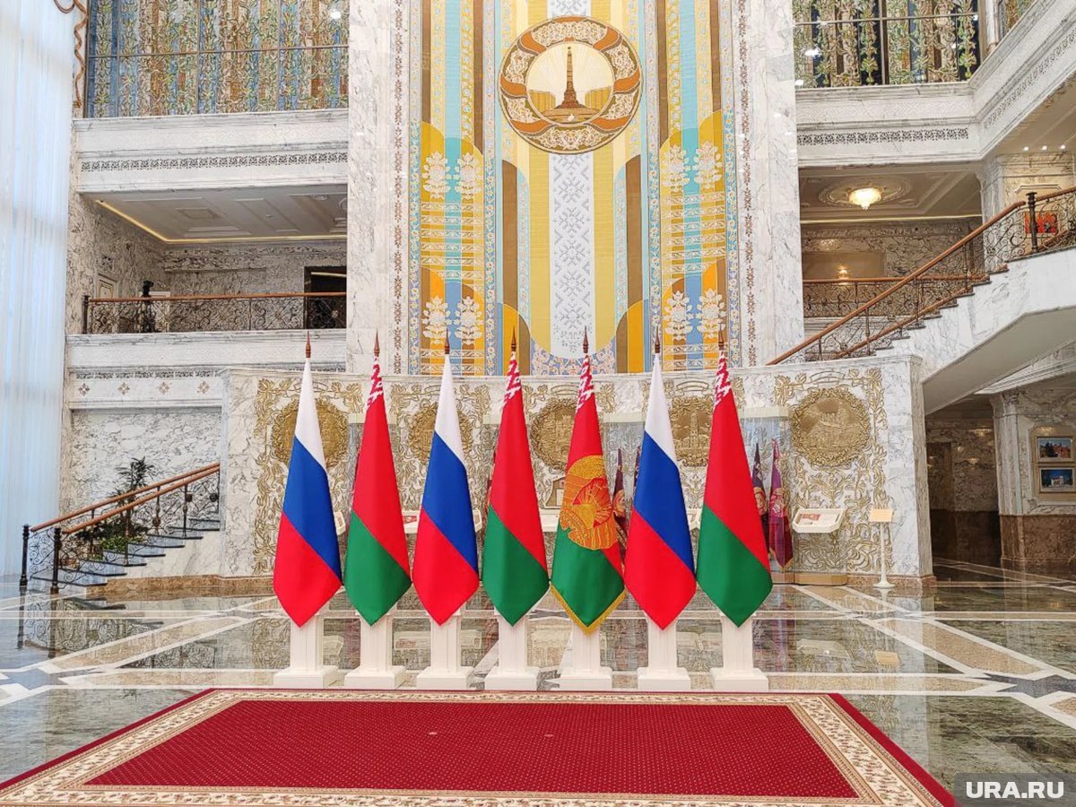     День единения народов России и Белоруссии отмечается 2 апреля