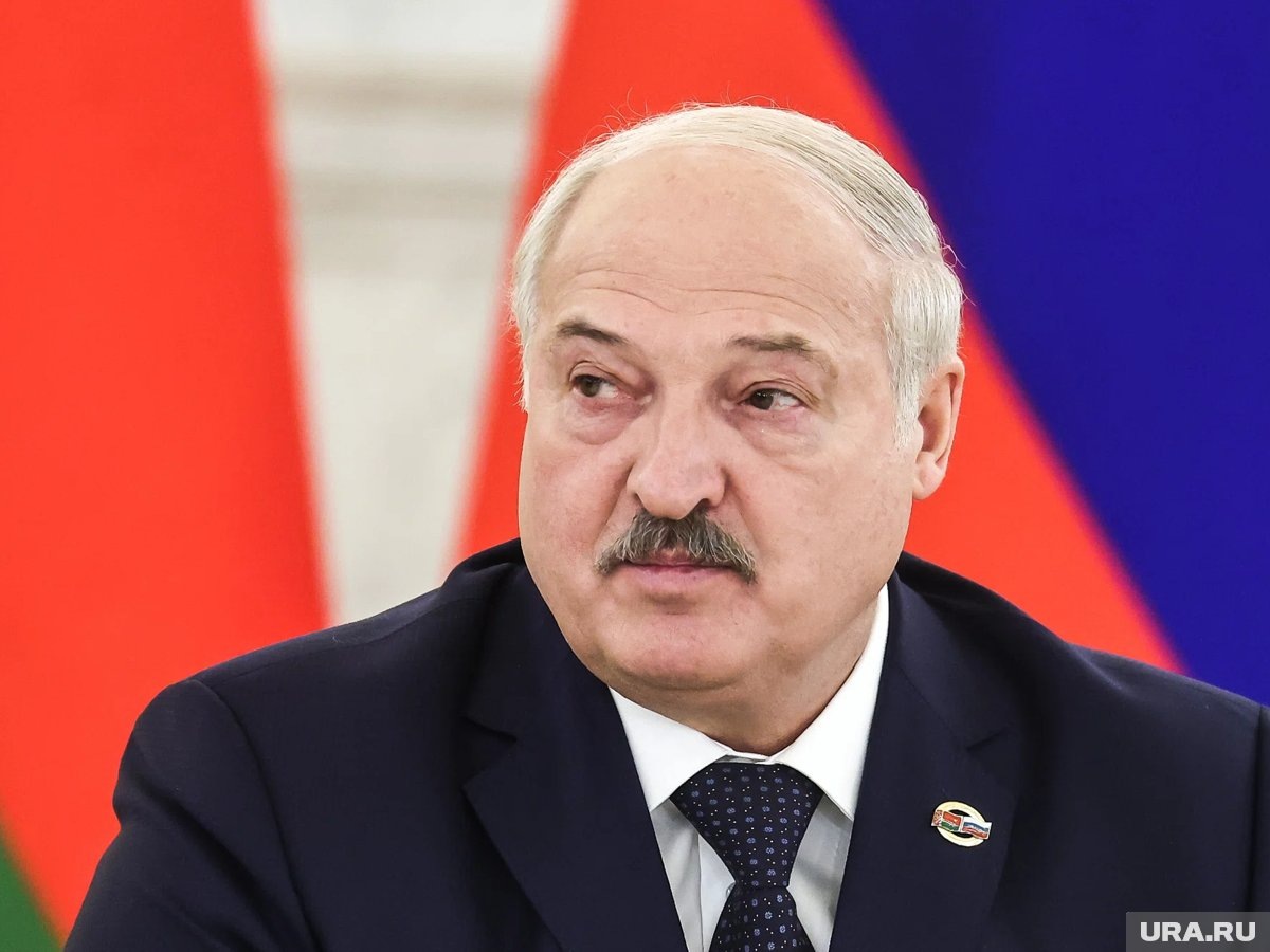    Договор об образовании Сообщества России и Белоруссии подписали Борис Ельцин и Александр Лукашенко 2 апреля 1996 года