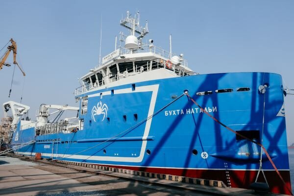  Краболов "Бухта Натальи" успешно спущен на воду в Приморье / фото: министерство промышленности и торговли правительства Приморья