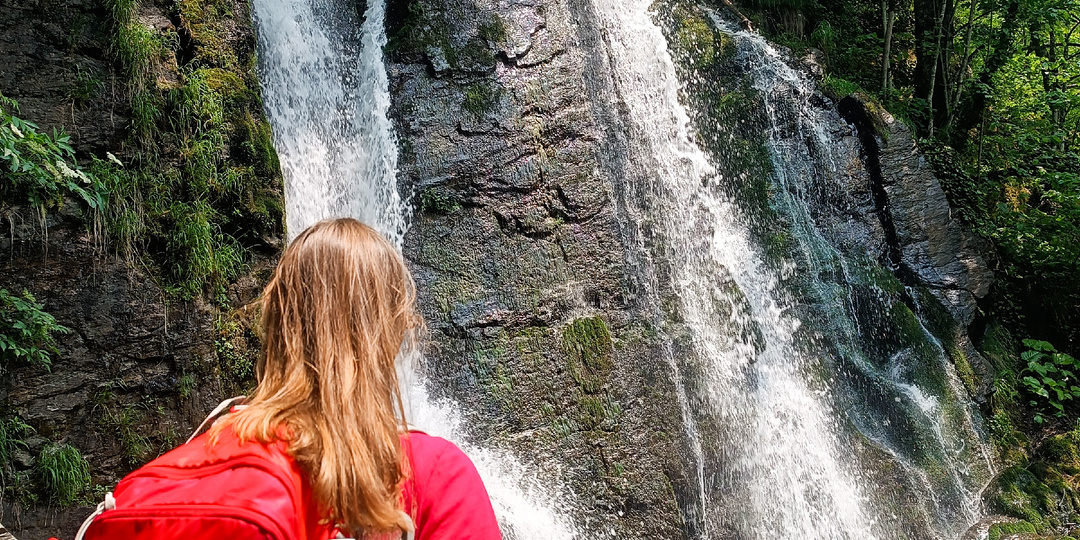 Кейва. Водопад в Красной поляне, прекрасный в любое время года.