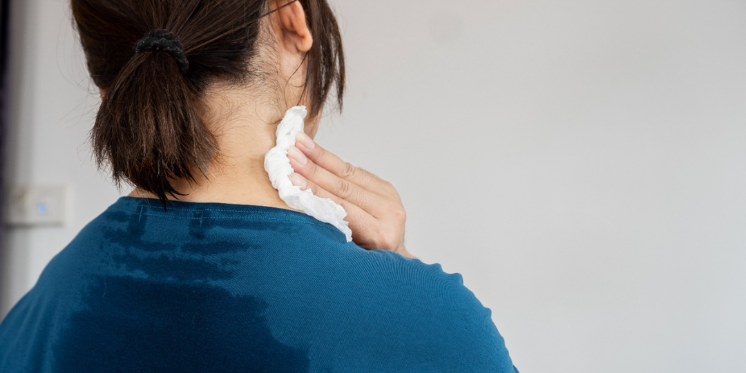 Постоянно потеете даже в прохладную погоду? возможно у вас проблемы сердца или еще 5 причин