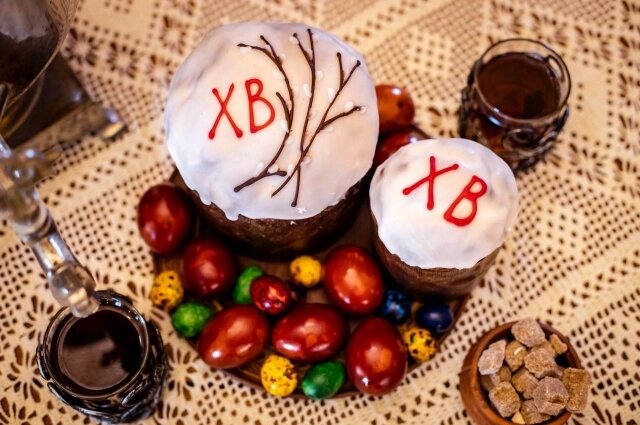    Кулич, творожная пасха и яйцо — это пасхальные символы светлого праздника Фото: Свято-Троицкая Сергиева Лавра