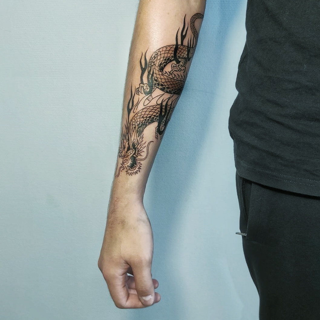 Тату на руку