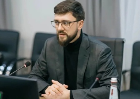    Силовики взяли под арест экс-чиновника Минфина РФ, обвиняемого в изнасиловании ребёнка