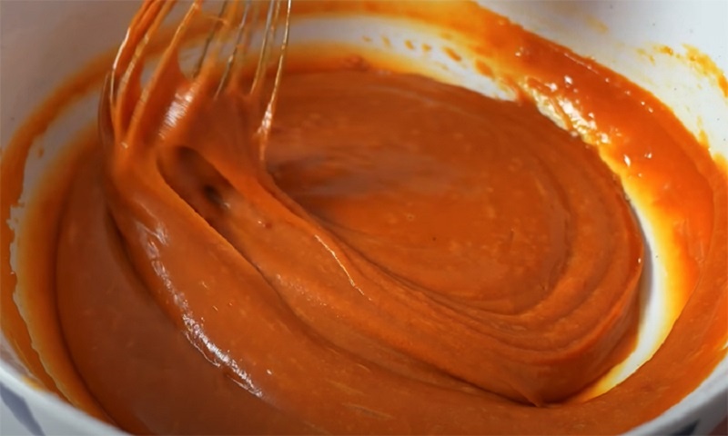 Медовый яблочный рулет: быстрый уютный десерт для любого дня