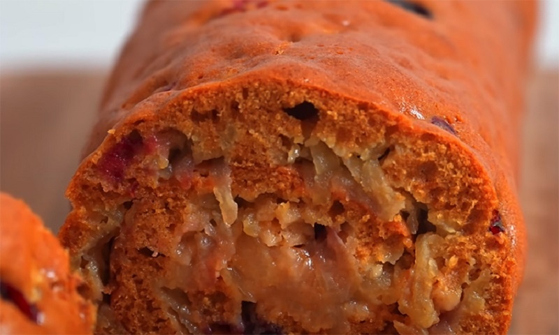 Медовый яблочный рулет: быстрый уютный десерт для любого дня