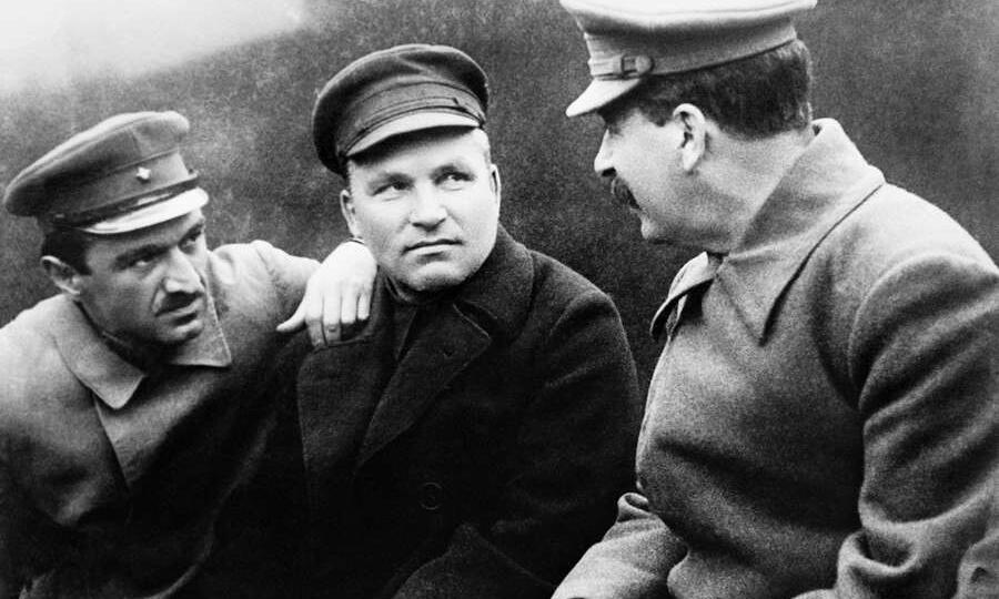 Фильм "Киров" правдиво показал жизнь и работу верного ученика и соратника великого Сталина