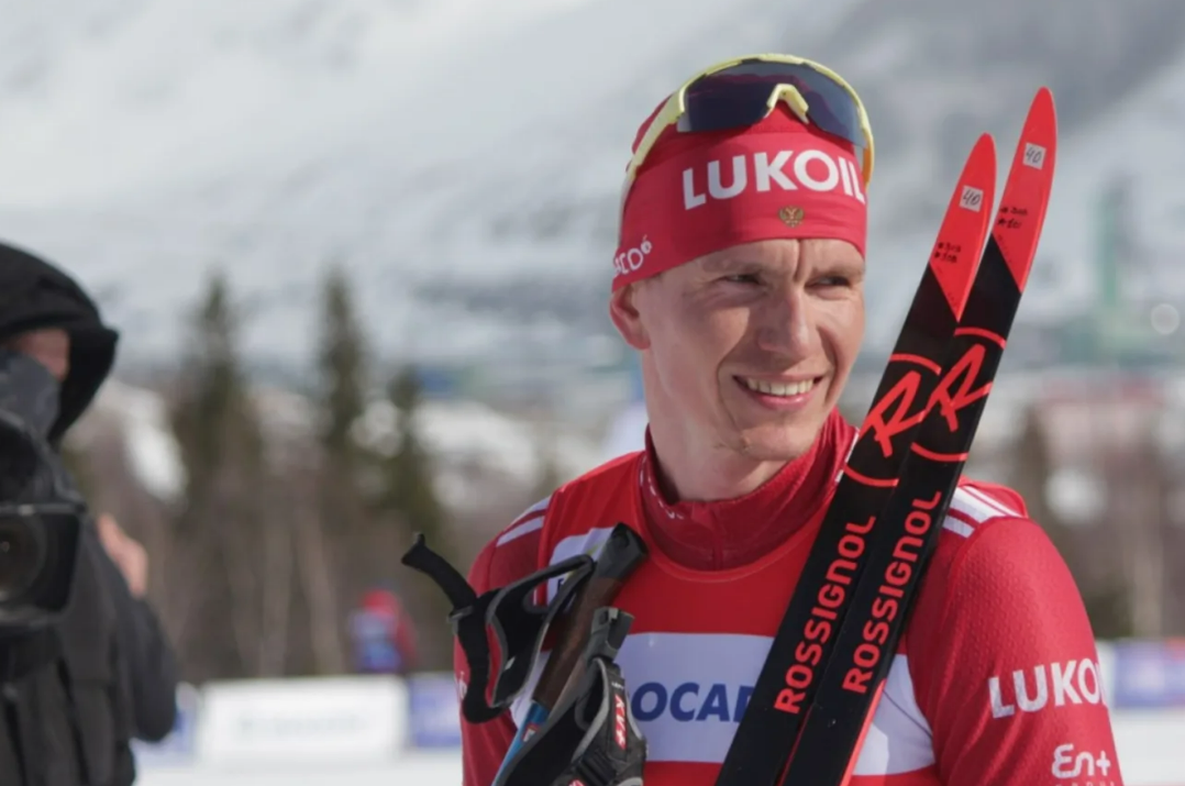 Александр Большунов внеконкуренции в Кировске. Фото: соцсети