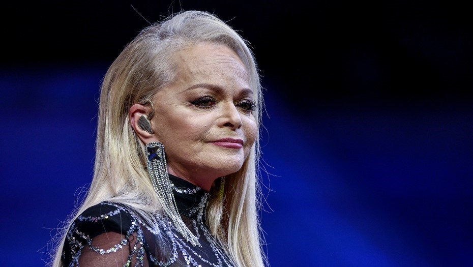    Певица Лариса Долина во время выступления Автор фото: Сергей Булкин / ТАСС