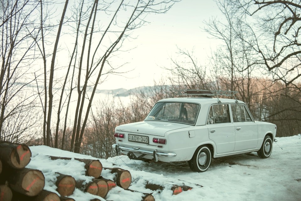 Испытание Альпами: Lada 2101 («Копейка») на горной дороге. Именно эта модель стала первой ласточкой экспорта Lada в Австрию в 1975 году.