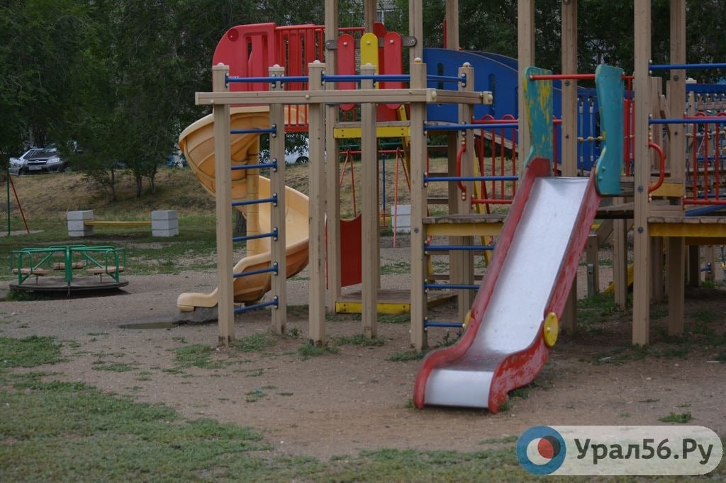    В Оренбурге плевок в детскую коляску обернулся иском на 100 000 рублей