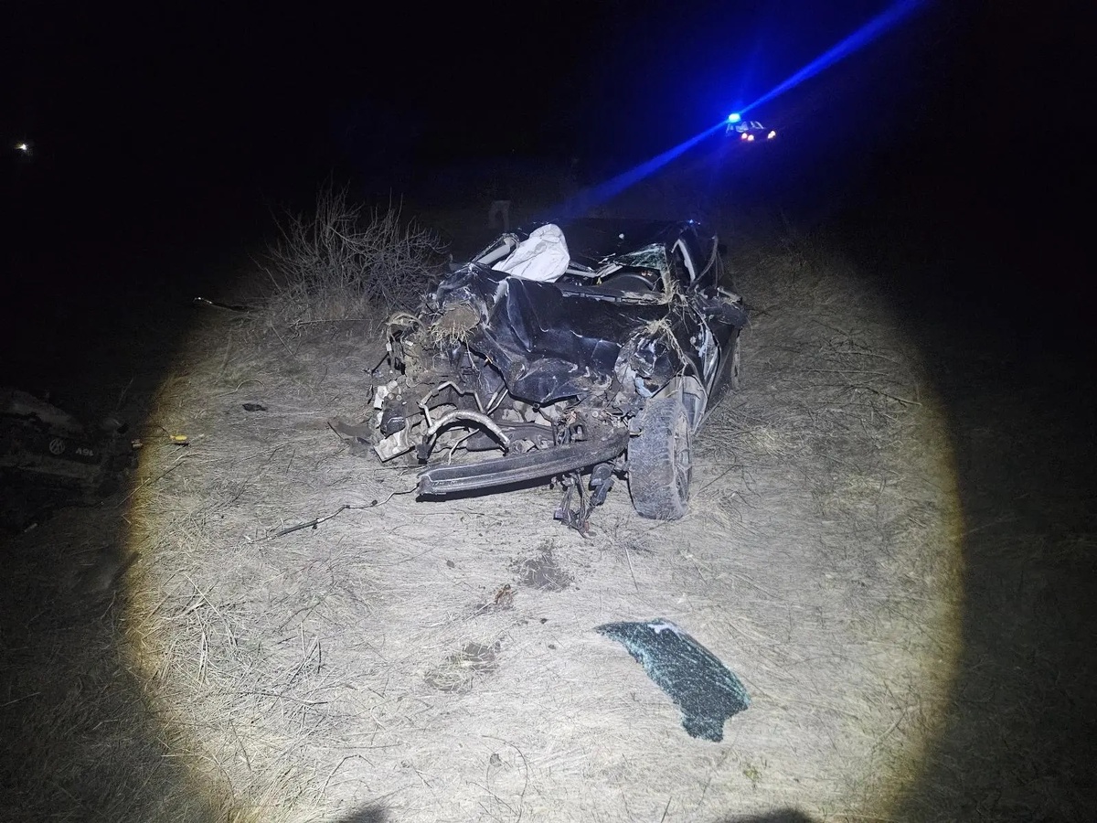    Volkswagen перевернулся: Смертельное ДТП произошло на трассе Оренбургской области