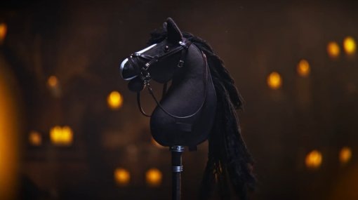 NieR: COSMIC HORROR, ИИ в Crusader Kings 3, контроллер-Плотва и другие первоапрельские шутки