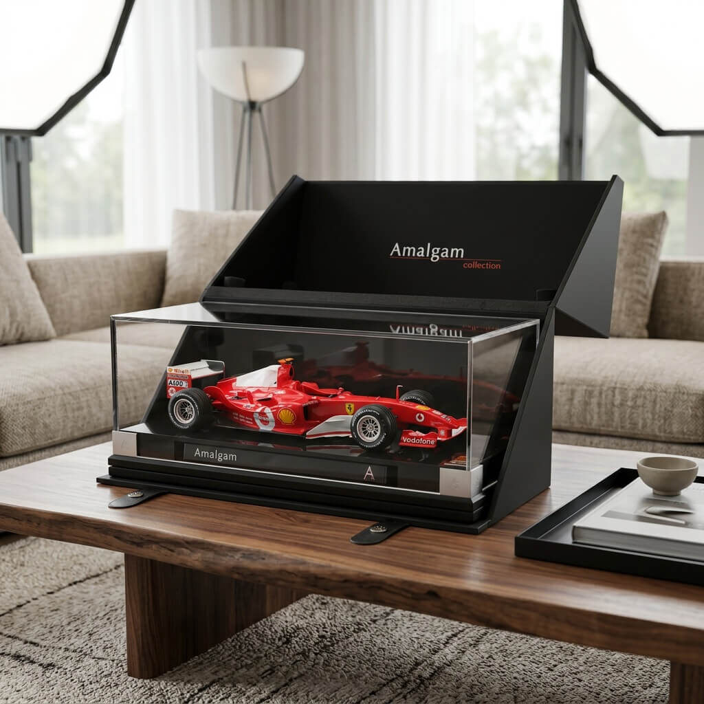 Модель Ferrari F2004 в масштабе 1:18 – точная копия болида, на котором Шумахер выиграл Гран-при Канады 2004 года.