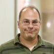     Эльдар Муртазин Эксперт в сферы цифровых технологий и телекоммуникационного рынка Комментарий эксперта: Установленный лимит на зарубежный трафик в 15 ГБ — это очень маленький объем для тех, кто экономически и социально активенИ действительно: один вечер с коллегами в видеоконференции, пара вебинаров, загрузка отчётности — и вот вы уже на пороге «цифрового поста». Хотите дальше? Платите. Или — о, ирония судьбы! — переходите на ресурсы из «белого списка».