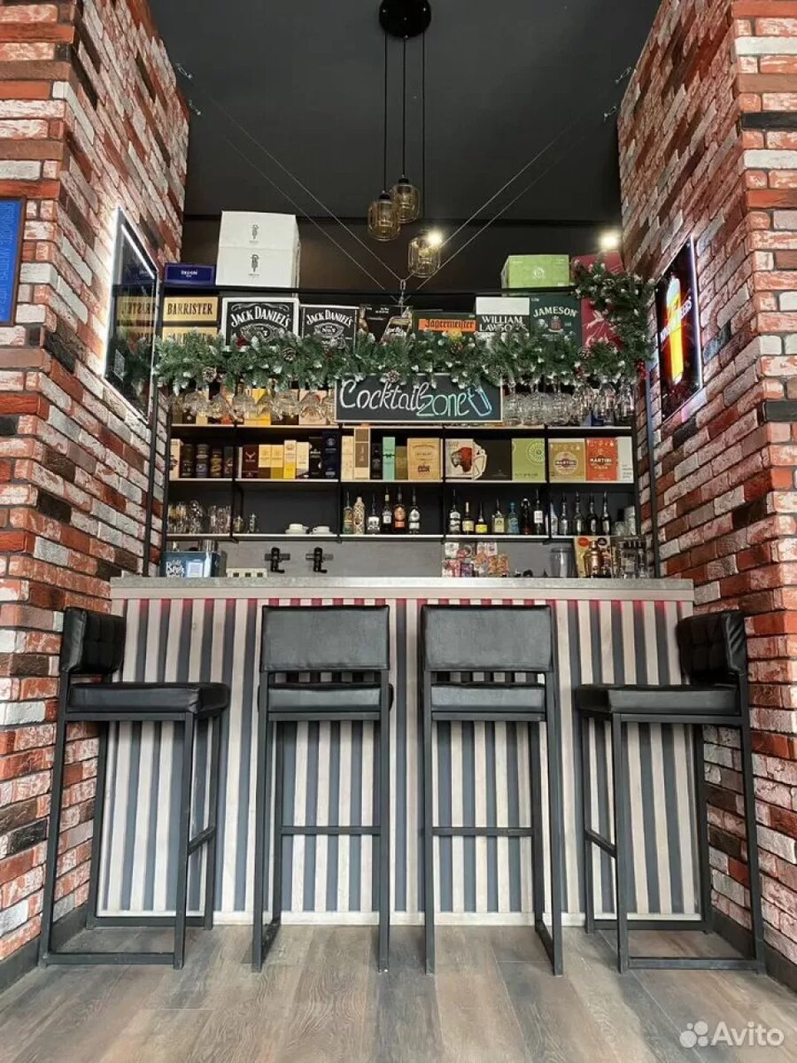    Бар находится на улице Эмилии Алексеевой, 34. Источник: avito.ru