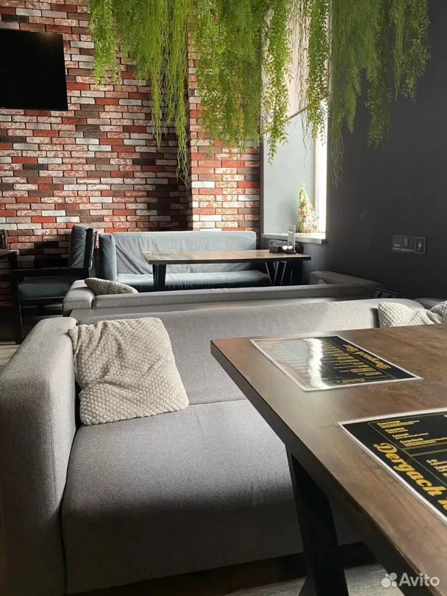    Бар находится на улице Эмилии Алексеевой, 34. Источник: avito.ru