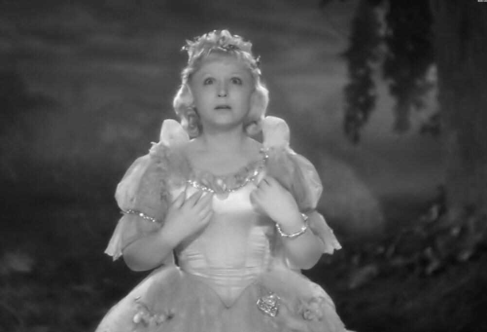    Фото: кадр из фильма "Золушка" 1947 года