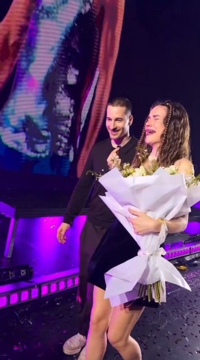    Дима Билан устроил гендер-пати на концерте. Источник: @bilanofficial*