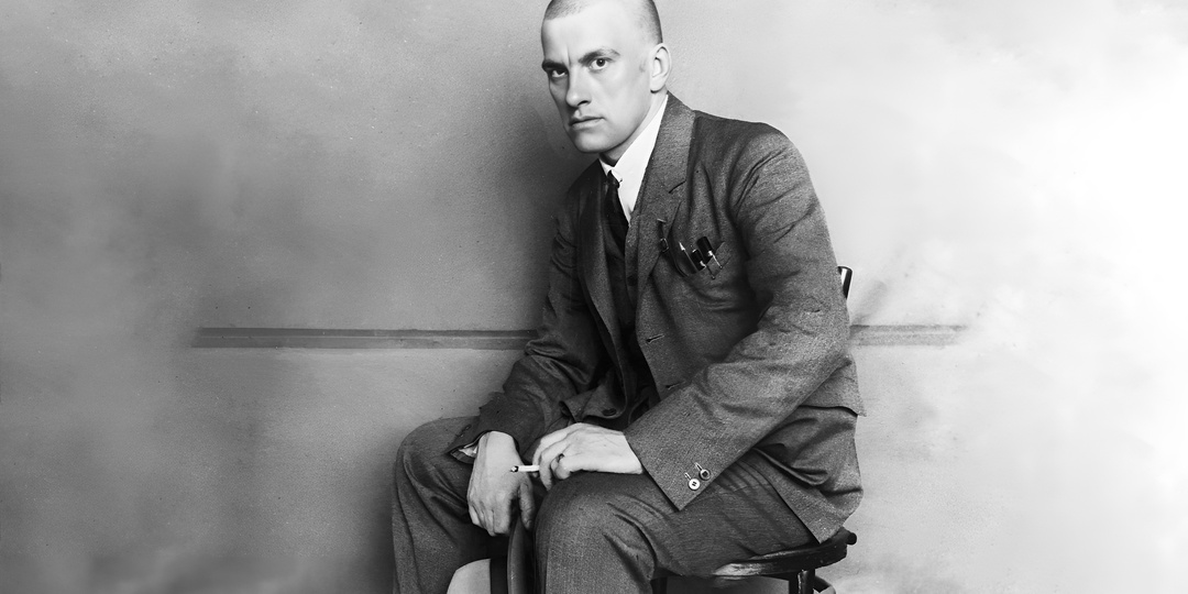 «Великие и водка». В. В. Маяковский. Пей, но знай меру: в пьяном виде ты можешь обнять своего классового врага