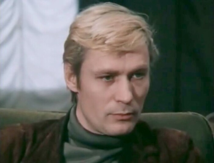    Народный артист Александр Михайлов.