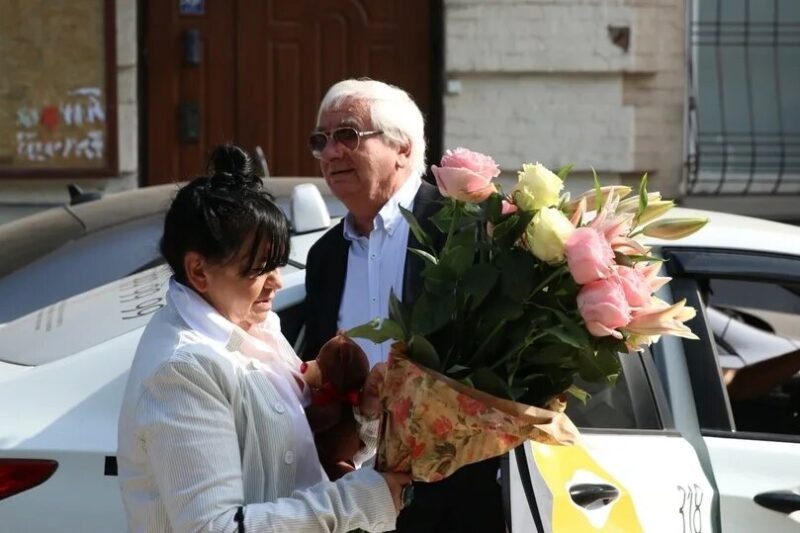    Родители режиссёра – Юрий Богомолов и Ольга Ульянова.