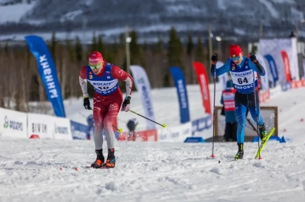     Александр Большунов одержал третью подряд победу в финале Кубка России.