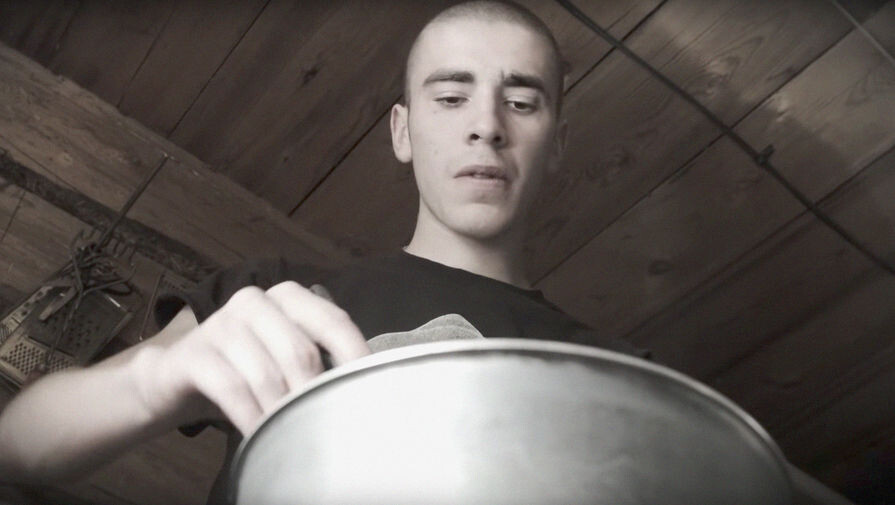 Кадр из клипа при участии Хаски и Захара Прилепина «Пора валить», 2014 год / Хаски/Youtube.com   📷