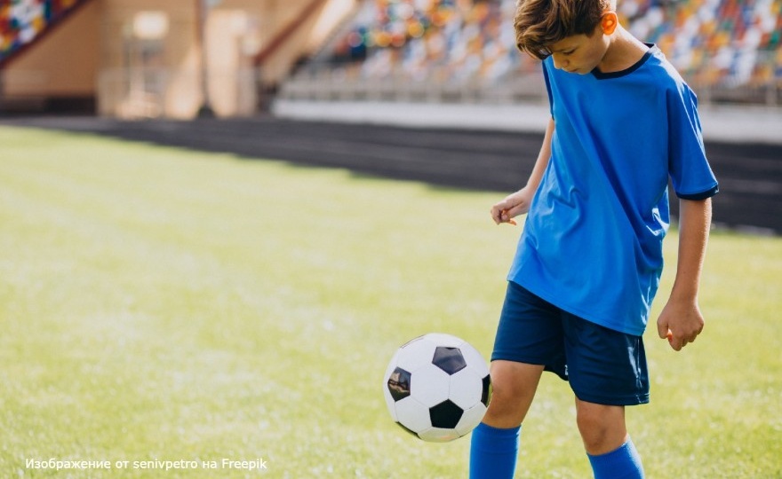 Почему подросток жалуется на боль в колене после футбола: болезнь Осгуда — Шляттера
