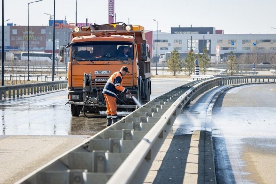    Коммунальщика предстоит убрать 16 миллионов квадратных метров дорог. Фото: Администрация Екатеринбурга
