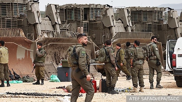     Фото: ATEF SAFADI/EPA/ТАСС   
 Текст: Дмитрий Бавырин