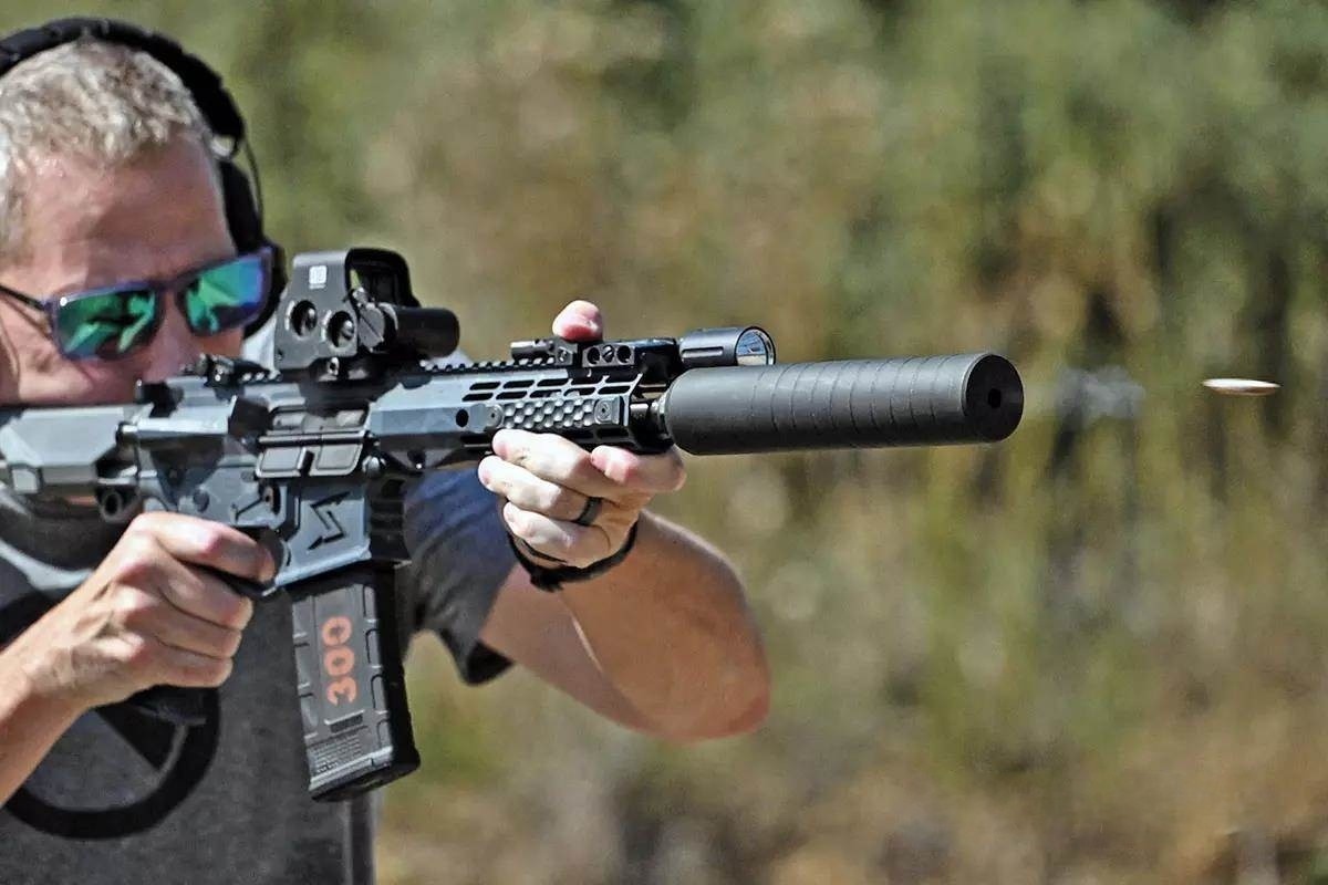 Q Speakeasy — глушитель из нержавеющей стали для дозвуковых патронов .300 Blackout.