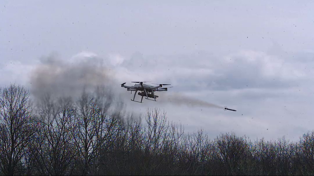 Сербский «летающий ракетчик» IKA-ROCKET: первый в мире военный дрон, запускающий авиационные ракеты в полёте. Фото: PR-DC