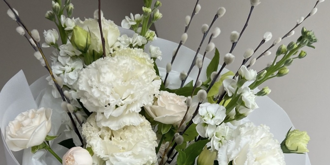 Цвета Цветов: Почему серебристая верба стала главным цветом весны и как выбрать идеальный букет на Вербное воскресенье?